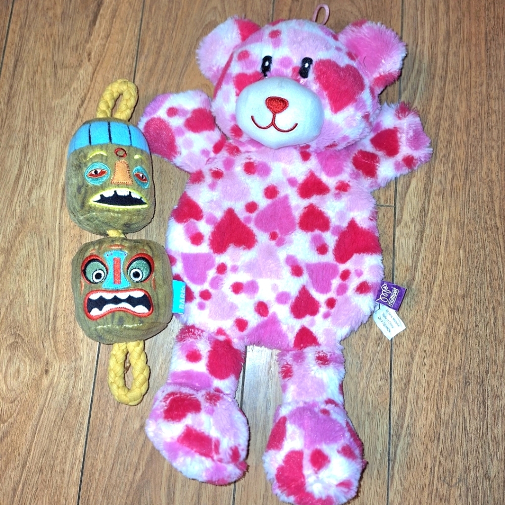 Tiki Twins Barkshop & Valentines Wrinkleez Dog Toy Bundle, NWOT